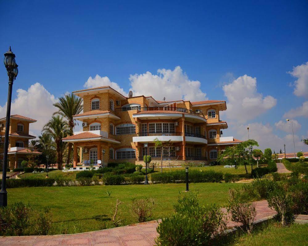 Tolip Inn Resort Fāʼid Екстериор снимка